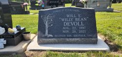 Customized upright memorial with engraved tree